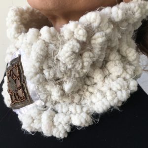 Tour de cou en laine blanche b1