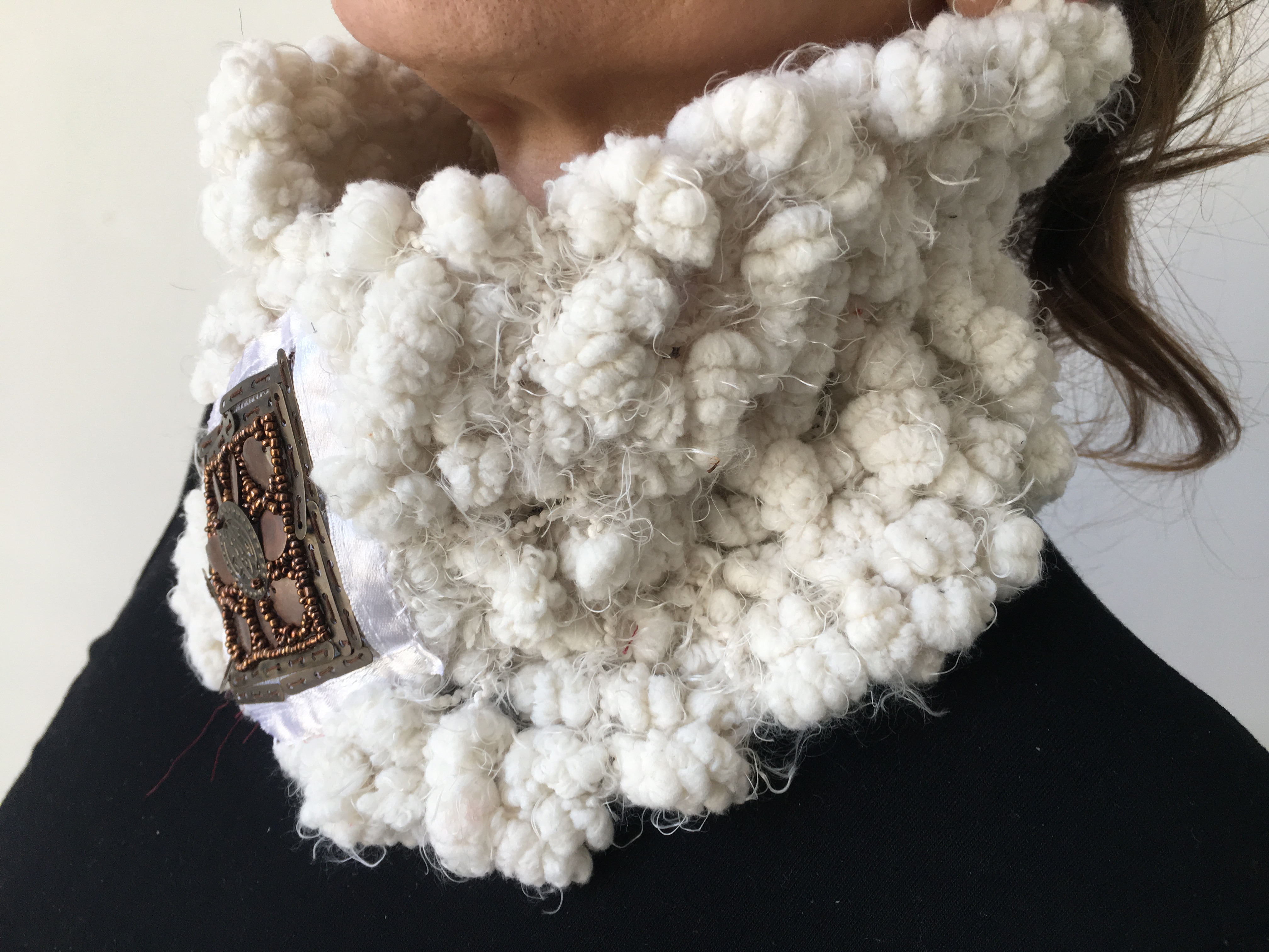 Tour de cou en laine blanche b1